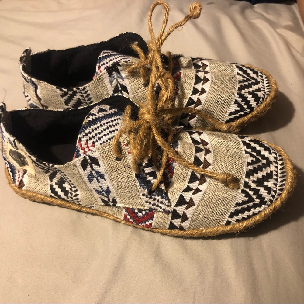OLLIES shoes handmade in Thailand